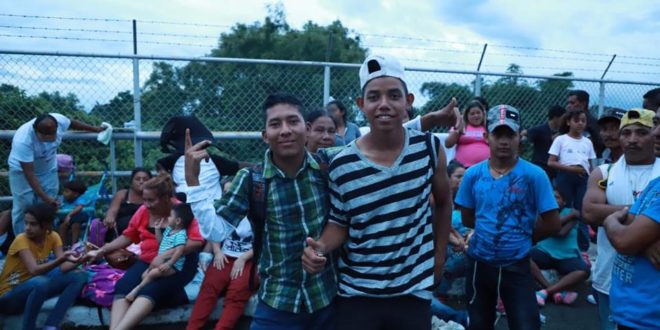 México atiende de manera ordenada y segura a hondureños migrantes