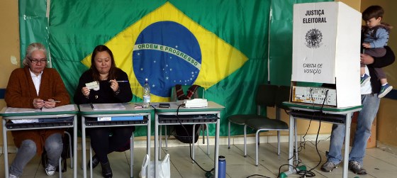 Bolsonaro versus Haddad: abren las mesas electorales en Brasil