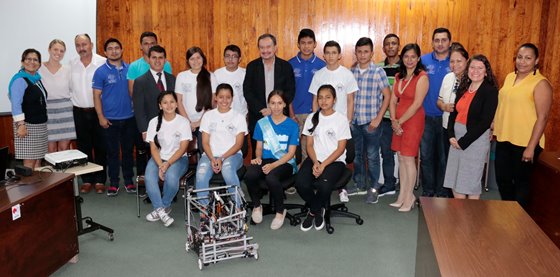 Hondureños ganan segundo lugar en olimpiadas de robótica en México