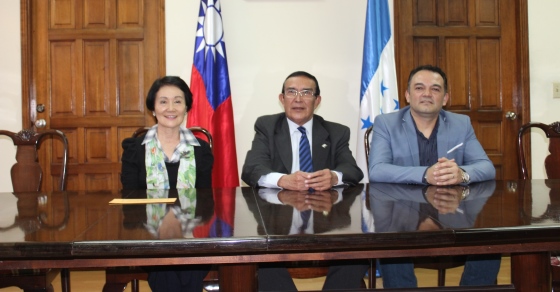 Taiwán dona 114 mil dólares al hospital San Felipe