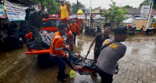 Tsunami en Indonesia deja 222 muertos y 843 heridos