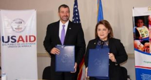 USAID y DINAF firman un convenio de cooperación