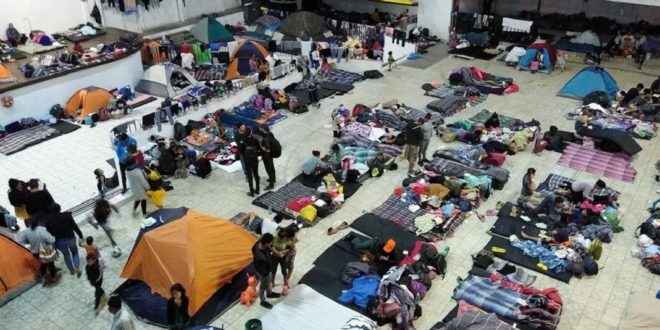 Refugios de Arizona piden ayuda para atender a migrantes