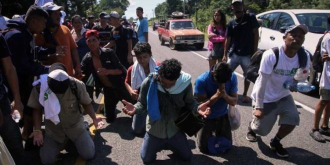 Migrantes experimentan violencia en su paso por México