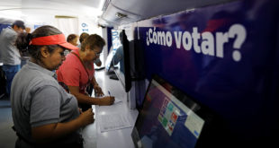 Salvadoreños buscan un nuevo presidente el domingo