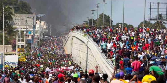 Haití paralizada y encendida por las protestas