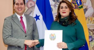 Honduras recibe copias de estilo de nuevo embajador de Venezuela