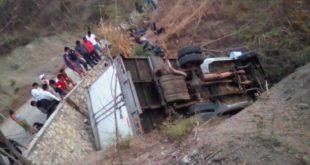 25 emigrantes centroamericanos mueren al volcar camión en Chiapas