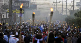 Hondureños indignados exigen salida del presidente Juan Hernández