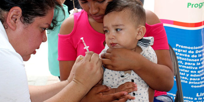 Salud inicia jornada de vacunación y desparasitación