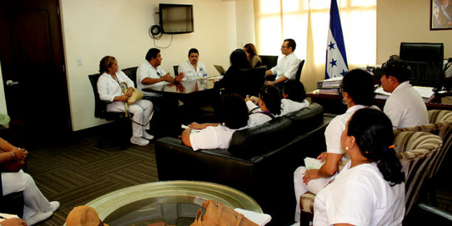 Salud y ANEEAH firman acta de compromiso