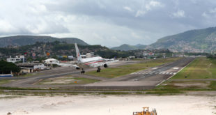 Dos aerolíneas cancelan vuelos a Tegucigalpa para mañana 28 de junio