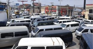 Conductores de buses brujitos protestan este martes en Tegucigalpa
