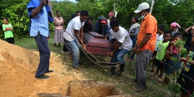 Entregan a familiares los 27 cuerpos de las víctimas del naufragio en la Mosquitia