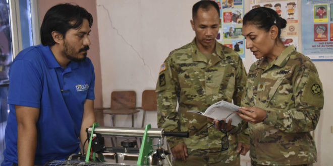 Fuerza de Tarea Conjunta Bravo y USAID donan equipo contra el dengue