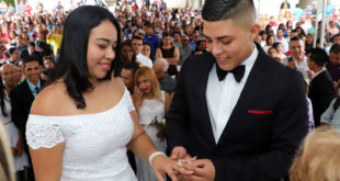 Suman 181 parejas casadas en bodas gratis en Tegucigalpa