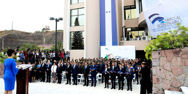 Con alegría y civismo se inicia celebración de Fiestas Patrias