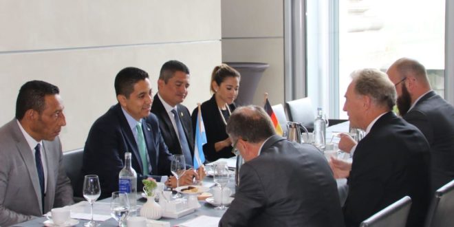 Secretarios de Desarrollo de Honduras y Alemania tratan temas bilaterales