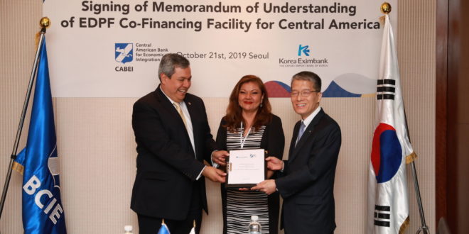 BCIE firma acuerdo de colaboración con Korea Eximbank