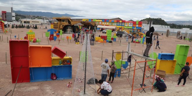 Oficializan lanzamiento de la Villa Navideña en Tegucigalpa