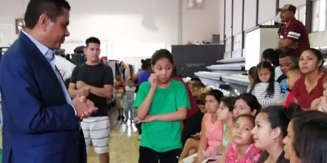 Embajada de Honduras en México entrega ayuda a migrantes