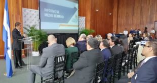 TSC presenta informe de medio término para fortalecer sistema de control