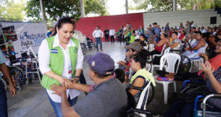 Familias reciben beneficios del programa Honduras para Todos en Tela