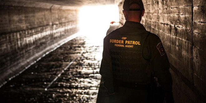 Acusan en EEUU a hondureño y salvadoreña por tráfico de personas