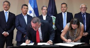 Turismo regional se fortalece con firma de acuerdo de transporte aéreo entre Honduras y Belice