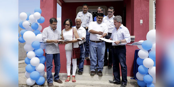 Presidente Hernández entrega beneficios de ‘Vida Mejor’ en Trujillo