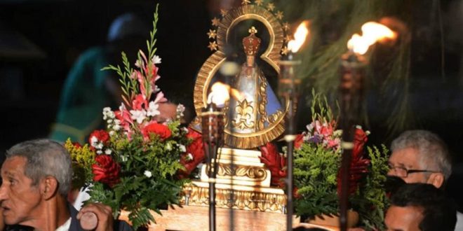Hondureños conmemoran los 273 años de la Virgen de Suyapa