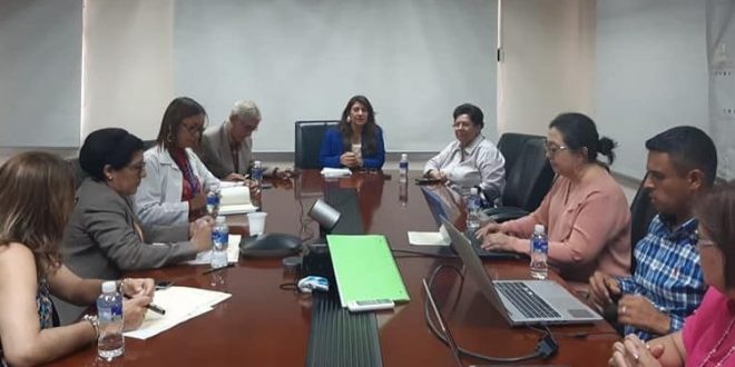 Titular de la Secretaría de Salud sostiene reunión con Junta Interventora del IHSS