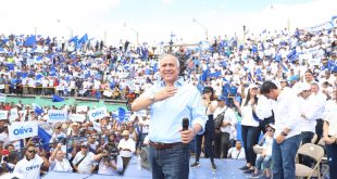 Mauricio Oliva lanza su precandidatura presidencial y promete su experiencia