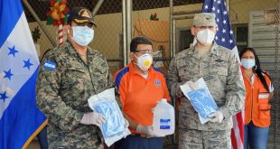 Comando Sur de EEUU entrega donativo a Sinager