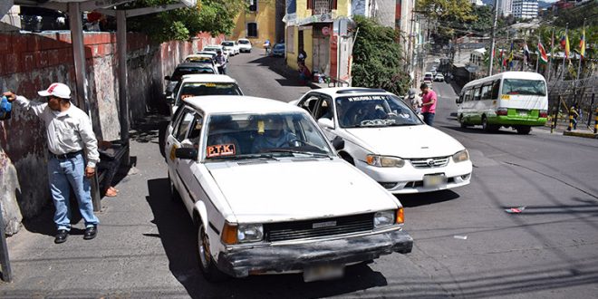 Coronavirus: Taxistas piden autorización para trabajar durante la cuarentena