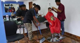 Otorgarán apoyo económico a dueños de barberías