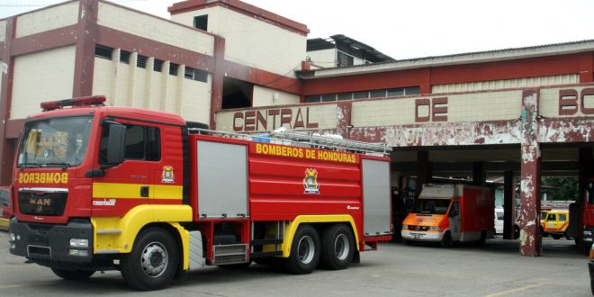 10 bomberos dan positivos de COVID-19 en el Norte de Honduras