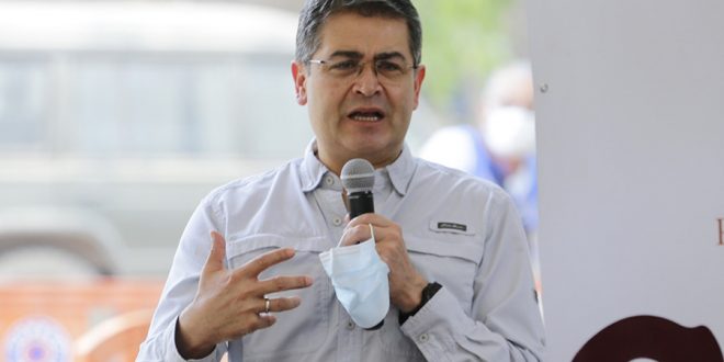 Presidente Hernández rechaza acusaciones que lo vinculan con narcotráfico