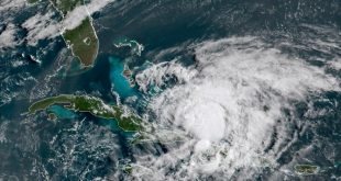 Huracán Isaías llega a las Bahamas y avanza hacia Florida