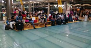 En vuelo humanitario llegan al país 278 hondureños varados en España
