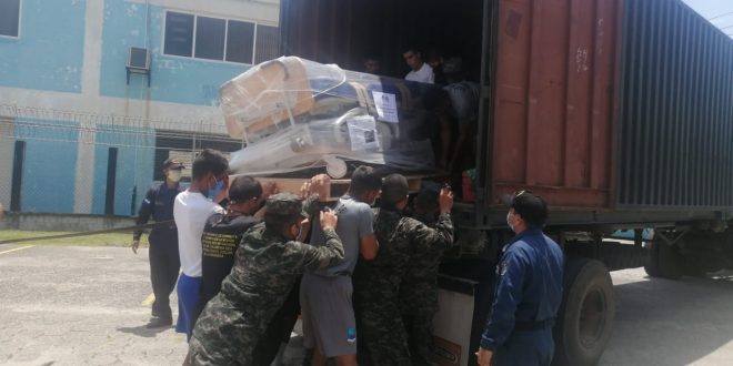 Estados Unidos dona equipo médico y mobiliario en Choluteca