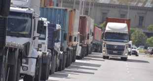 Tras acuerdo transportistas varados en Guatemala llegarán a Honduras