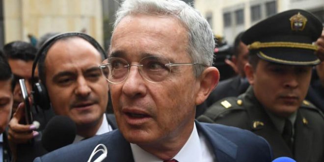 Justicia Colombiana ordena detención domiciliaria contra expresidente Álvaro Uribe