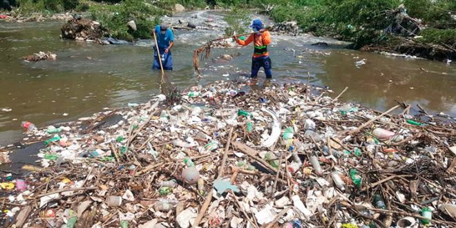 AMDC realiza limpieza en zonas afectadas por las lluvias de ayer