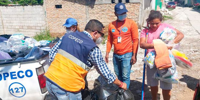 Copeco entrega ayuda a más de 140 familias afectadas por lluvias