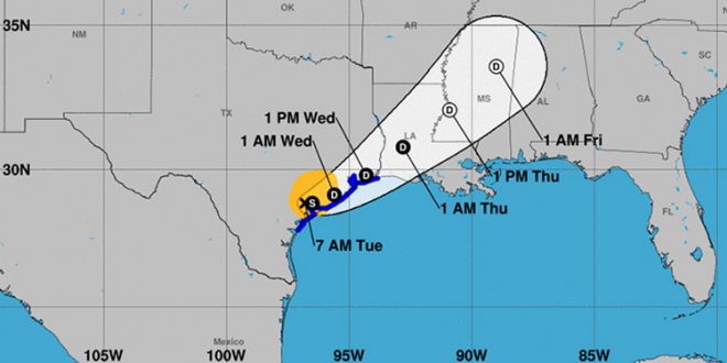 Tormenta Beta avanza al interior de Texas por Houston dejando inundaciones