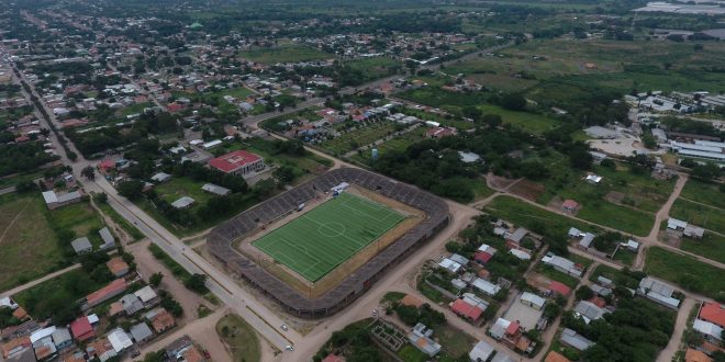 Paceños reabrirán estadio “Roberto Suazo Córdova” con césped sintético