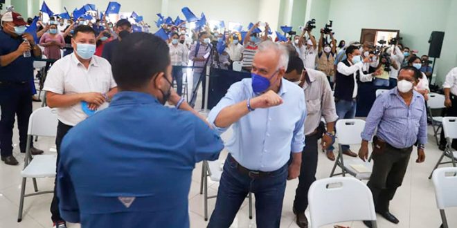 ‘Juntos Podemos’ de Mauricio Oliva llegó a Santa Rosa de Copán