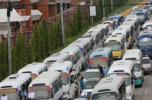 Honduras: Transportista anuncian acciones de protesta; policía advierte desalojos