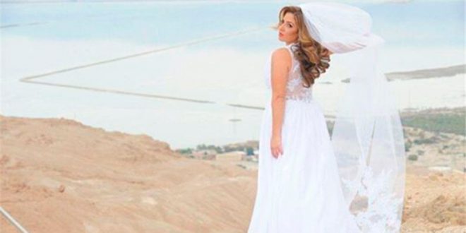 (FOTOS): Novia sorprende en boda con vestido completamente transparente